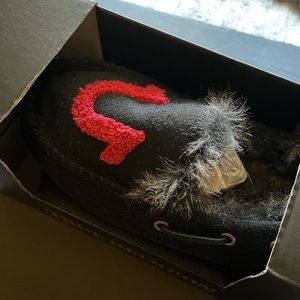 True Religion House Slippers Faux-Fur Lined Moccasins Black/Red Mens Ml NIB